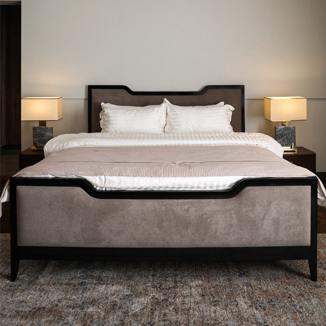 Monochrome Bed